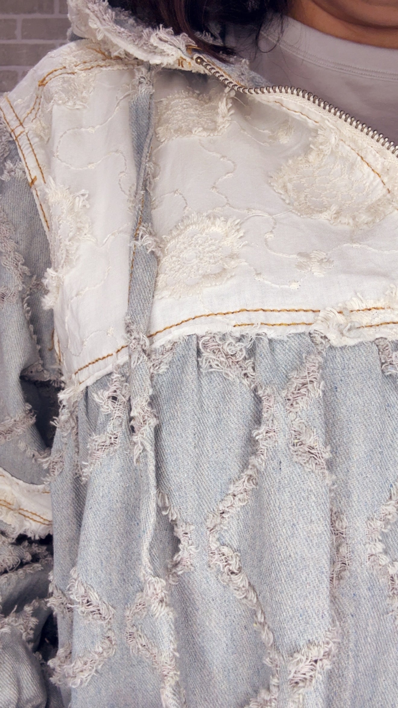 Woven Long Sleeve Zip-up Hoodie - 50107